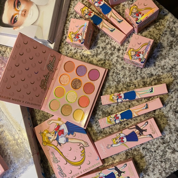 HIGH END MAKEUP BUNDLES ! - Picture 9 of 16